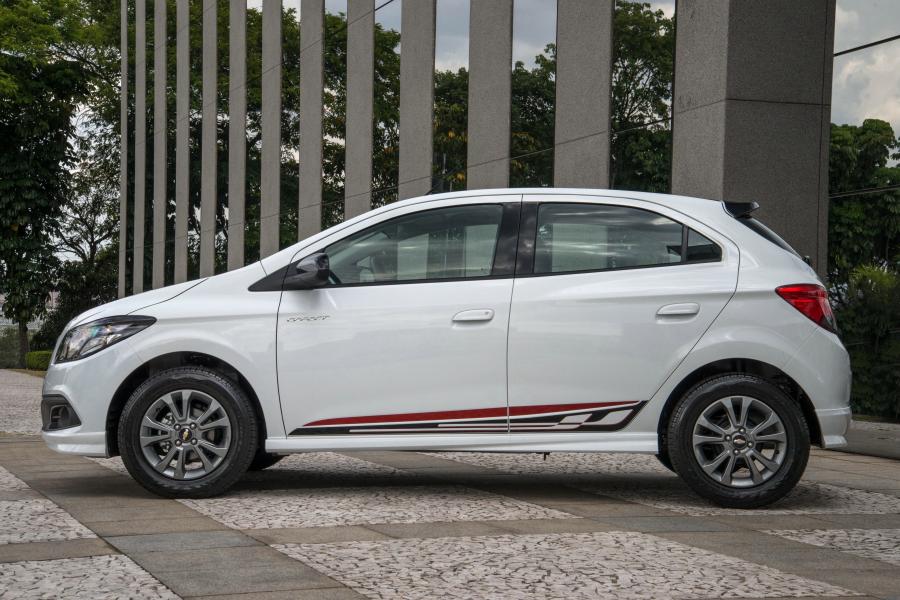  Chevrolet Onix Effect 2014 года  (фото 13 из 16)